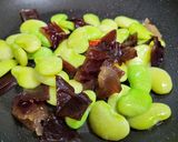 皇帝豆木耳炒肉的食譜步驟5照片