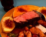Foto del paso 15 de la receta: #LaCocinaNosUneMi bife de chorizo (entrecot en España) al vino rojo y frutos de estación