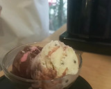 Foto langkah ke 3 dari resep Neapolitan Affogato.