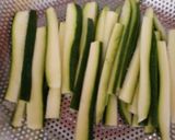 A picture of step 1 of Zucchine chips.