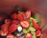 Une image de l'étape 2 de °Smoothie minceur fraise/rhubarbe°.
