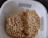 Foto del paso 1 de la receta: Garbanzos con mote en olla a presión