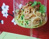 "Zucchini Nudeln" im Glas mit 🥢asia 🥜Erdnuss-Sauce Rezeptschritt 10 Foto