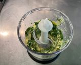 Une image de l'étape 3 de Sauce Salade Épicée à la Coriandre et Ail Frais Confit.