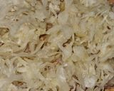 Káposztás kolbászos bableves recept fázis 3 fotója