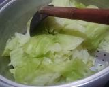 Foto langkah ke 1 dari resep Kubis Bumbu Kuning.