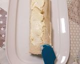 Foto del paso 3 de la receta: Arrollado de pan molde relleno de salmón ahumado y palmitos
