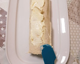 Foto del paso 3 de la receta: Arrollado de pan molde relleno de salmón ahumado y palmitos
