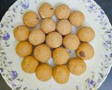 बेसन, सूजी और आटे के लड्डू (besan, suji aur ke laddoo recipe in Hindi) रेसिपी चरण 6 फोटो