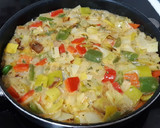Foto del paso 3 de la receta: Tortilla de puerro y pimientos