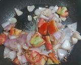 A picture of step 3 of Malvani prawns curry.