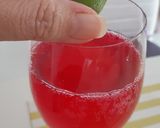 รูปขั้นตอนการทำที่ 2 ของ "DIY Red Lemon Soda with Soju" 🍷🍋🥰
