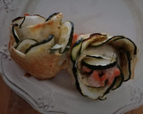 Foto del paso 2 de la receta: Flor de calabacín y salmón