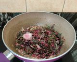 A picture of step 4 of Red amaranth rice.