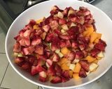 Une image de l'étape 9 de Salade de pastèque, poires, melon et pêches de vigne.