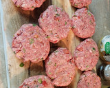 Foto del paso 1 de la receta: Tortitas de carne en caldillo rojo 🤤👌