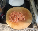 Foto del paso 3 de la receta: Macarrones o gnocchi con salmón en salsa de tomate y queso
