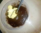 A picture of step 4 of Drips buttercream icing cake.