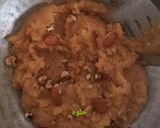 A picture of step 2 of میدہ سوجی بیسن حلوہ.