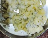 आलू का पराठा विद मैगी मसाला (aloo ka paratha with maggi masala recipe in Hindi) रेसिपी चरण 2 फोटो
