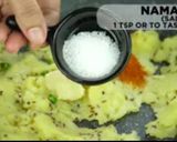 A picture of step 4 of Alo wali kachori😋.