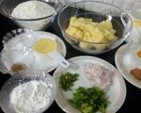 A picture of step 1 of Jaali samosa.