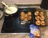Foto del paso 3 de la receta: Volovanes de gulas, gambas y atún