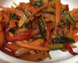 Foto del paso 4 de la receta Noodles de huevo con verduras y pollo