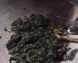 Foto langkah ke 4 dari resep Tumis Daun Singkong Terasi Pedas.
