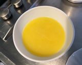 Une image de l'étape 1 de Gâteau caramélisé aux deux oranges.