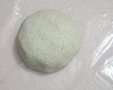 A picture of step 3 of Jowarichi Bhakri Ladoo orSorghum Ladoo.