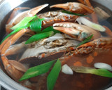Foto langkah ke 2 dari resep Kepiting Saus Singapore.