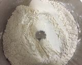 Hình bước làm 1 của món Bánh mì ngọt nhân pate