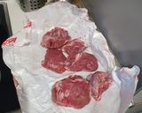 Foto del paso 1 de la receta: Carrilleras de cerdo con salsa de nueces
