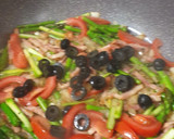 Foto del paso 2 de la receta: Tallarines con espárragos y queso de cabra