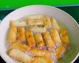 A picture of step 3 of Taro Pork and Egg Spring Rolls.