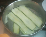 Foto del paso 1 de la receta: Rollitos de calabacín con salmón