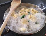 Foto del paso 2 de la receta: Tortellini con queso cottage