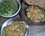 A picture of step 4 of Hara lehsan wala omelette & ghar ki roti😋.