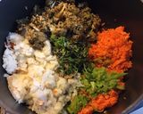 Une image de l'étape 1 de Soupe de légumes de saison râpés herbes et épices.