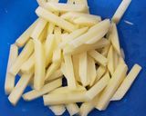 Foto del paso 1 de la receta: Patatas estilo fritas pero al horno