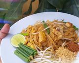 Foto langkah ke 10 dari resep Pad Thai.