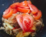 Hình bước làm 3 của món Sách Bò Xào Dứa Sa Tế Cay