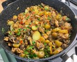 Une image de l'étape 19 de Effiloché de porc aux pommes de terre, champignons et coriandre.