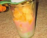 A picture of step 2 of Fruit parfait.