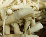 Hình bước làm 2 của món Cháo nấm thịt xay