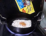 A picture of step 2 of Veg Maggi.