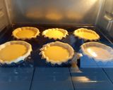 Foto langkah ke 3 dari resep Portuguese Egg Tarts.