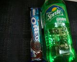 Foto langkah ke 1 dari resep Brownies kukus oreo || 2 ingredient || Oreo & Sprite.