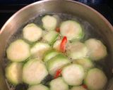 Foto langkah ke 3 dari resep Sup Oyong Tahu.